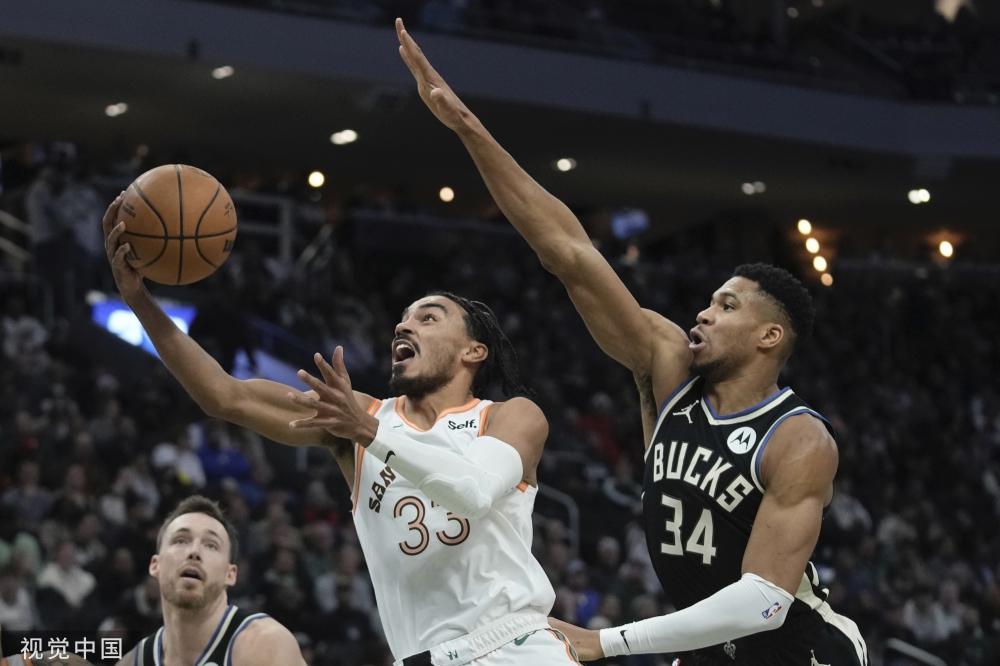 科斯塔提出 科斯塔提出