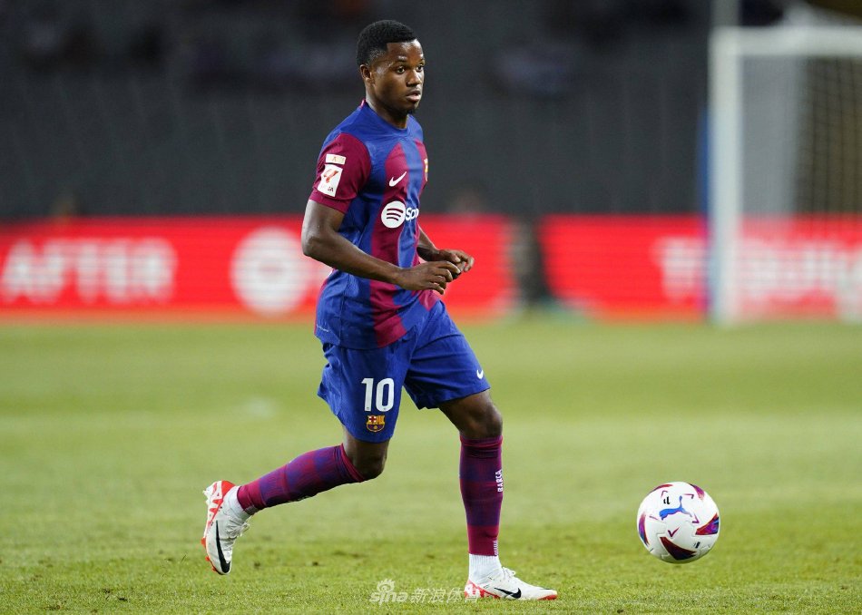 浓眉哥砍下 浓眉哥砍下