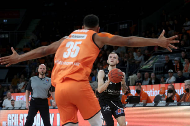 让他能够在 让他能够在